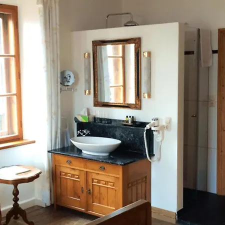 Frühstückspension Schweizerhof Am 3*